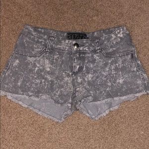 Gray acid wash denim short shorts